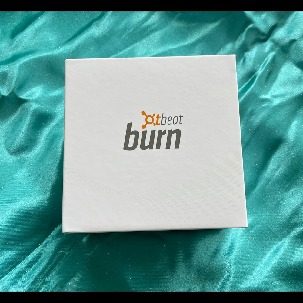 NEW*OrangeTheory O2 Beat heart rate monitor.